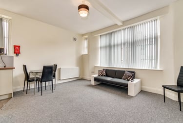 1 bed flat, The Crescent, City Centre, Plymouth, PL13AB - Image 5